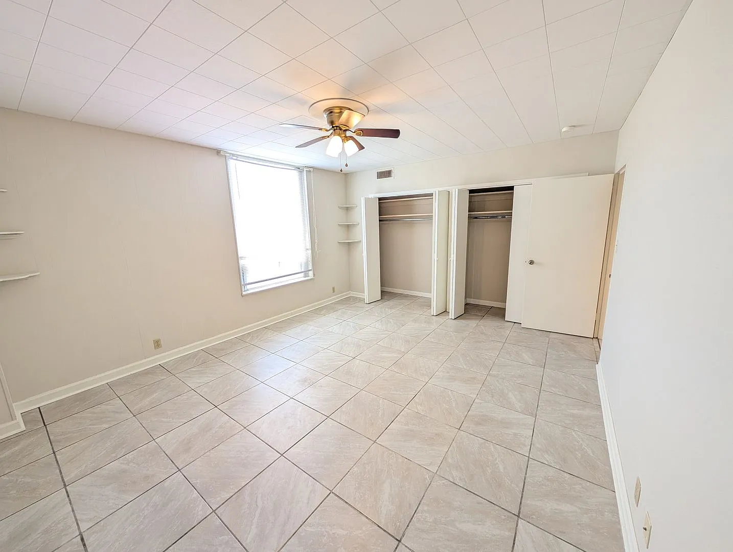 LAGARDE APARTMENTS — Photo 3