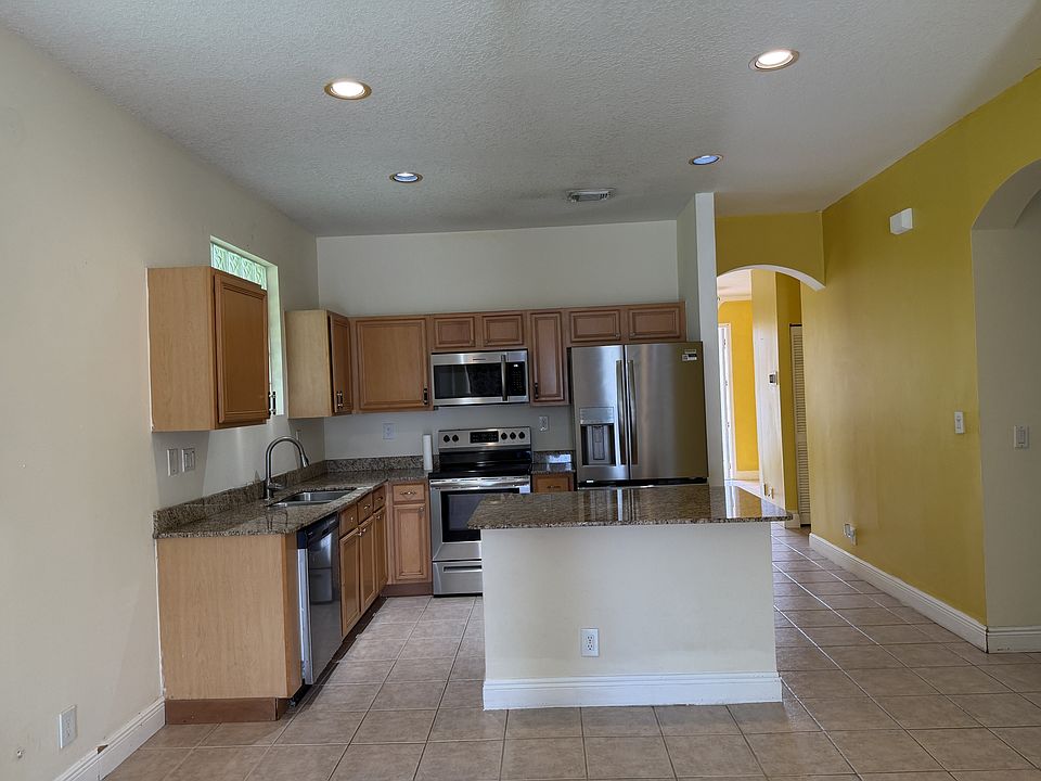 2nd image of 1071 Fosters Mill Rd