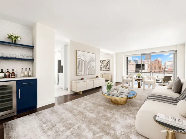 300 East 40th Street image 1 of 22