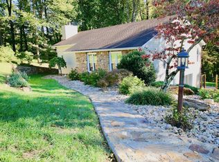 5960 Blackhorse Ln, Roanoke, VA 24018