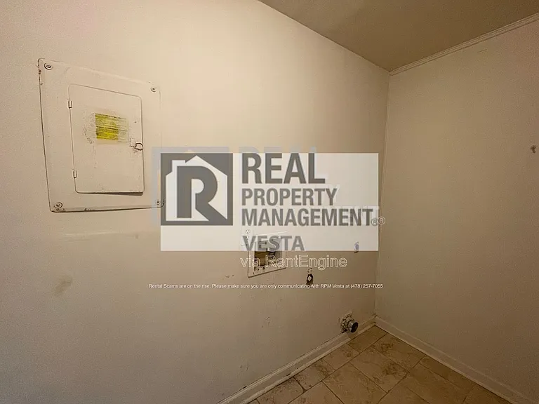 247 Riley Ave #B — Photo 11