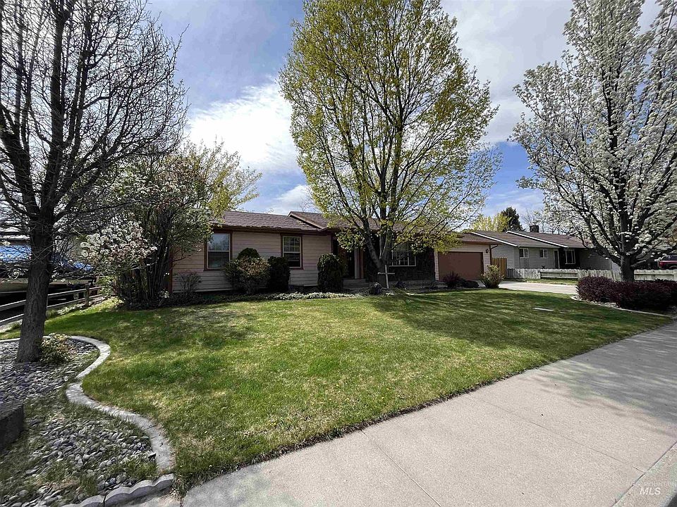 1st image of 2322 Longbow Dr
