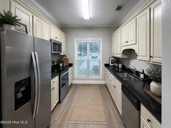 5th image of 301 Buxton Lane