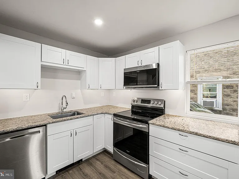 30 Keystone Ave — Photo 12