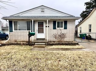 28912 Cambridge St, Garden City, MI 48135