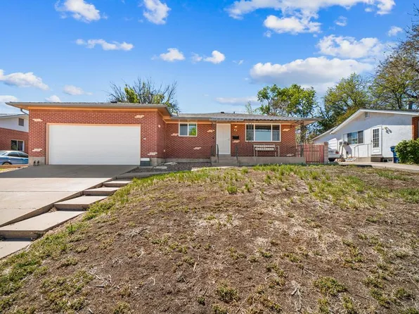 24 Radcliff Ln, Pueblo, CO 81005