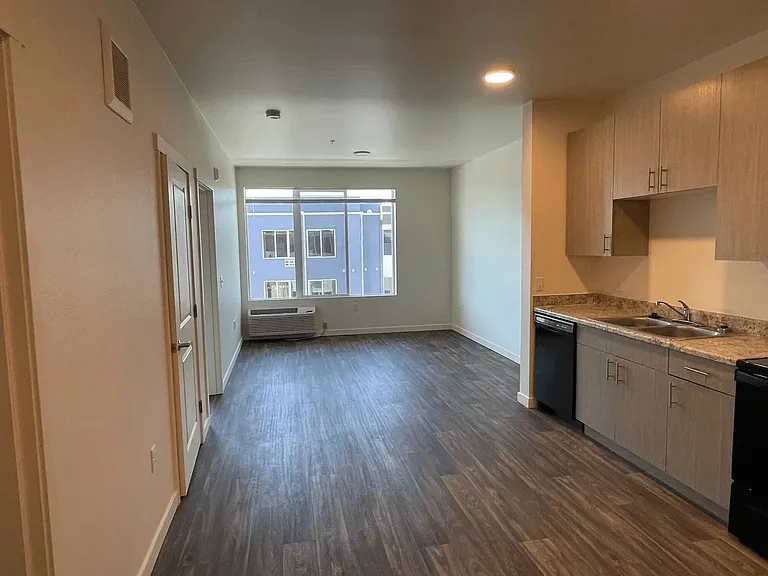 Academy Heights Apartments — Photo 14