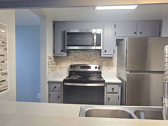 2nd image of 4420-4440 Flowerdale Ave #H