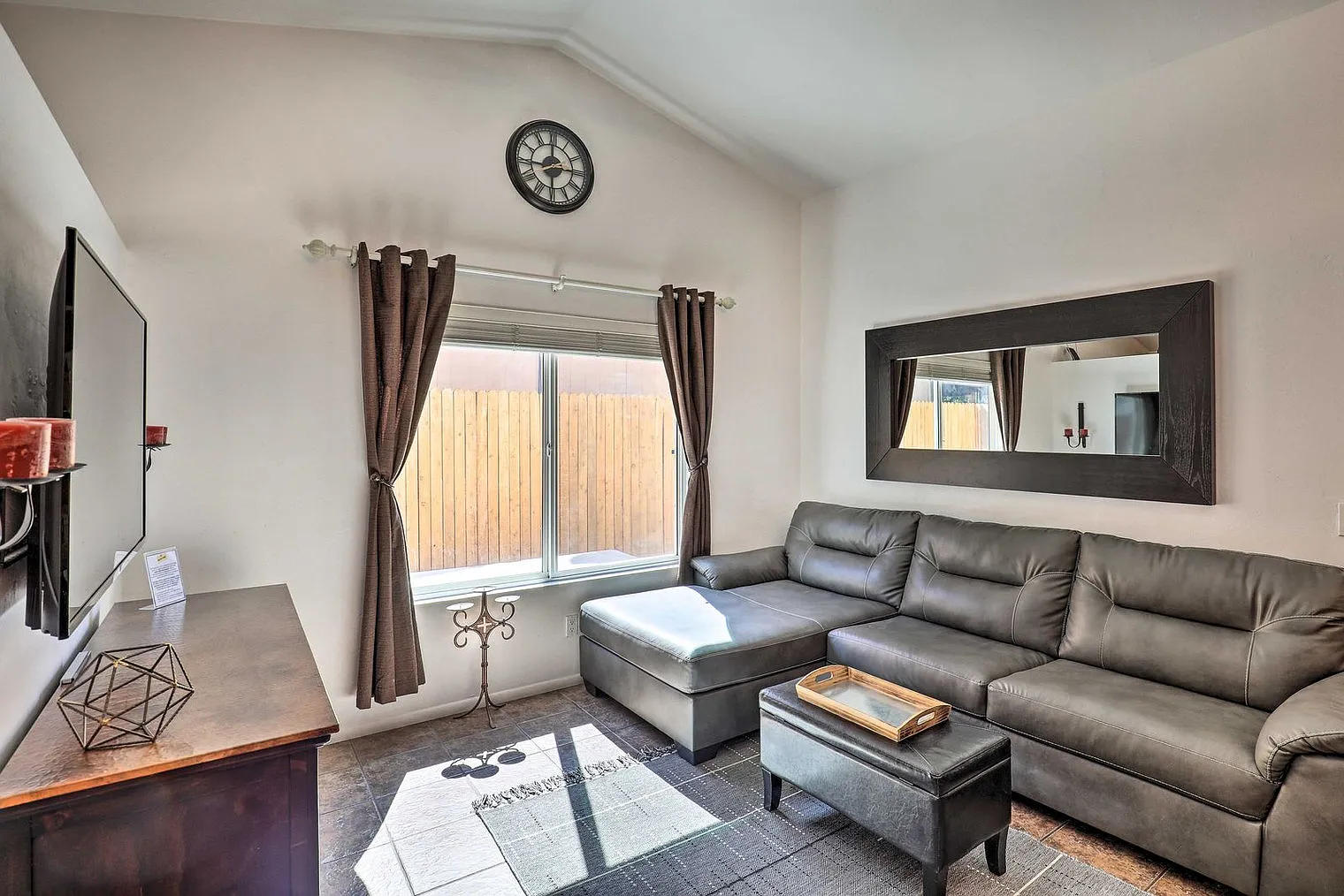 3 bed, 2.0 bath, 1216 sqft, $3,473 — Photo 1