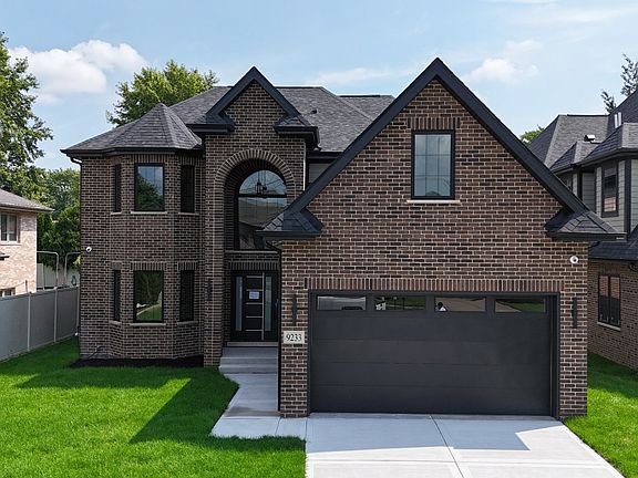 3rd image of 9235 Crescent Ct