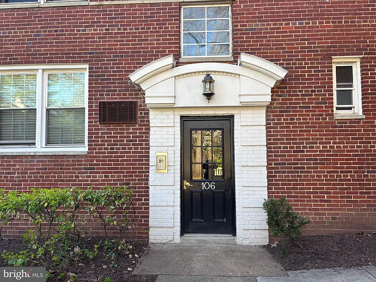 106 N George Mason Dr #4 — Photo 1