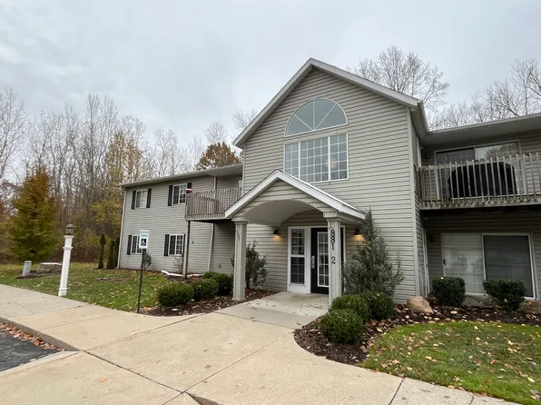 881 Montrose Ave APT 212, Holland, MI 49423