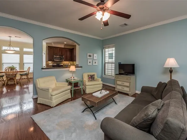 1821 Woodbend Village Dr, Houston, TX 77055