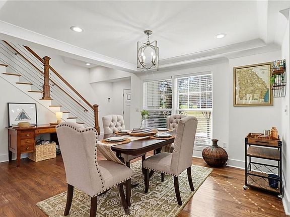 4th image of 1930 Meadow Ln