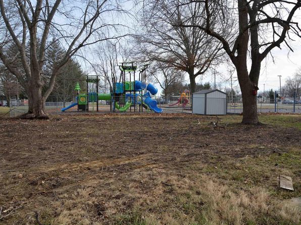 215 N Monmouth St, Good Hope, IL 61438