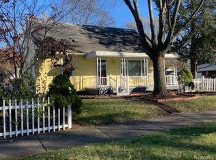 5814 N Globe St, Westland, MI 48185