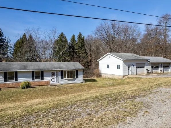 736 Center Dr, Chicora, PA 16025