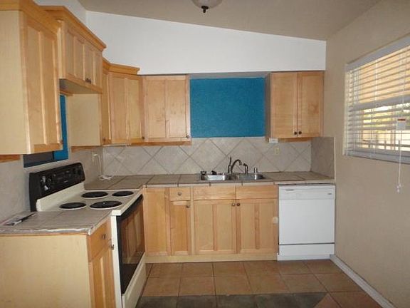 4th image of 705 Montana Ave