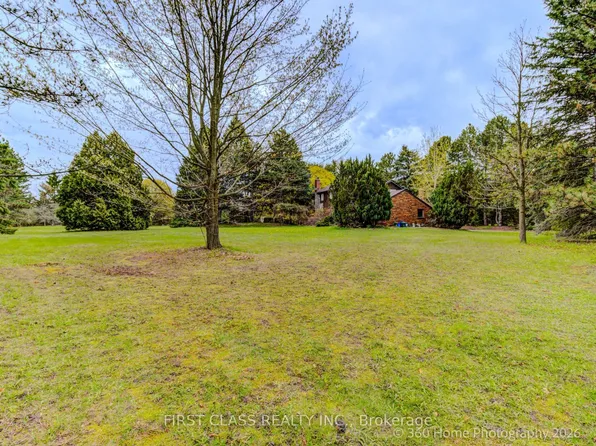 1201 Kingdale Rd, Newmarket, ON L3Y 4W1