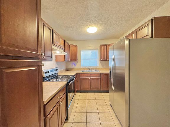 4th image of 674 Avenue L SE
