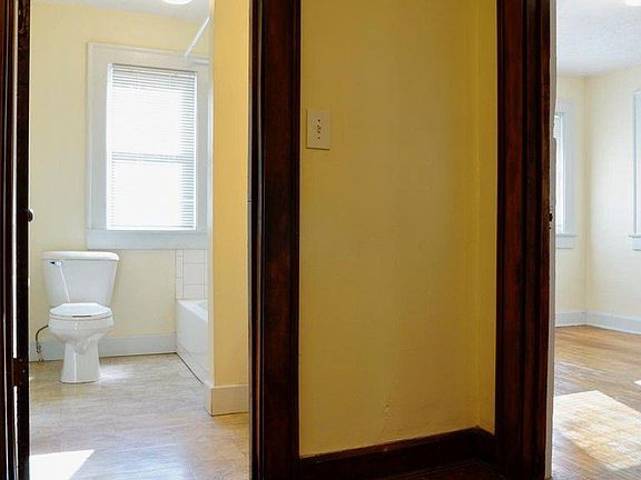 4th image of 4251 N College Ave