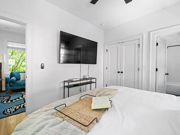 1054 Euclid Ave NE #CH — Photo 23