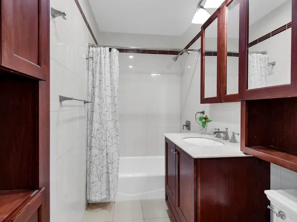 225 West 70th Street image 7 of 7