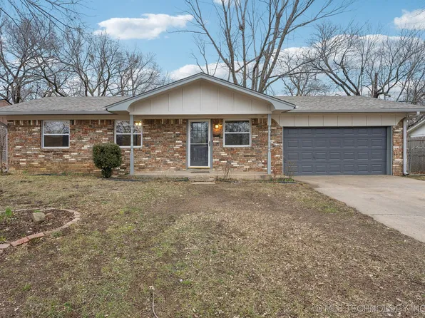 1810 W Sunset Dr, Claremore, OK 74017
