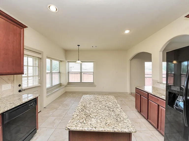 1902 Argos Dr — Photo 27
