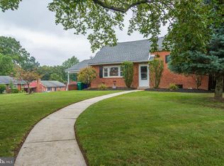 5200 Crestwood Dr, Harrisburg, PA 17109