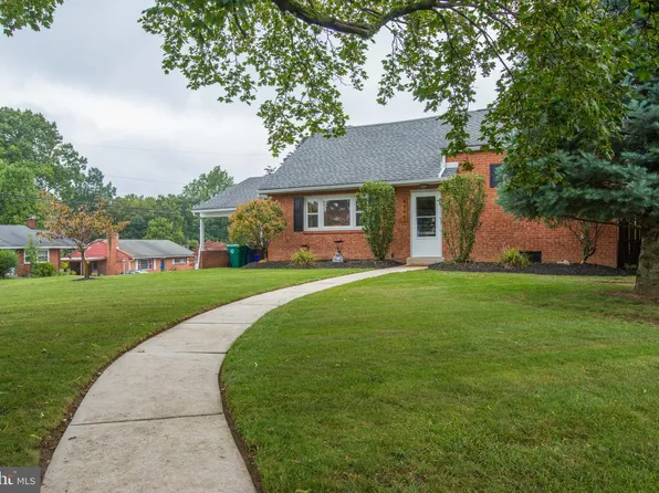 5200 Crestwood Dr, Harrisburg, PA 17109