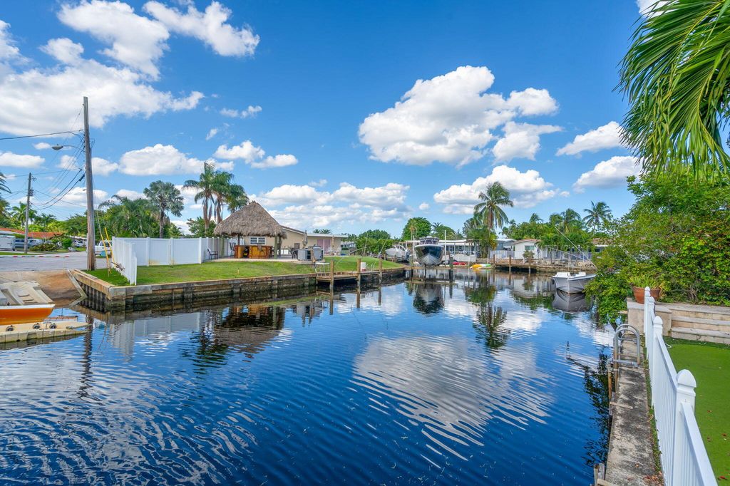 421 SW 18TH Street, photo 4