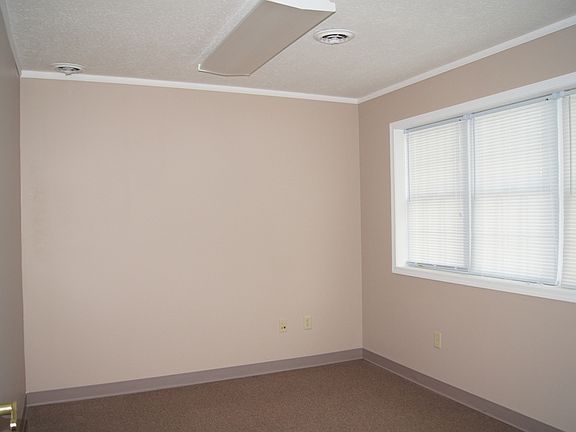 2nd image of 333 W Coshocton St