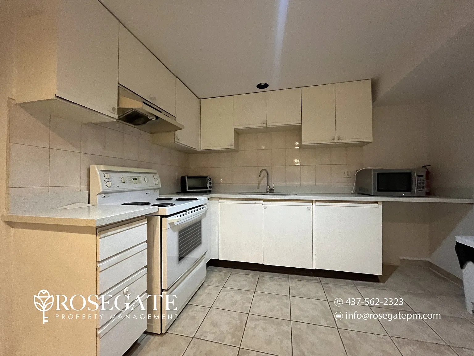 290 Old Orchard Circle Oakville — Photo 3