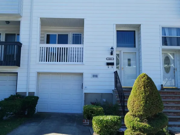 266 Dover Grn, Staten Island, NY 10312