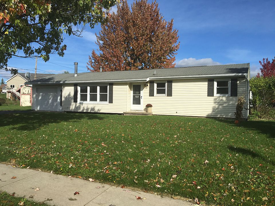 1st image of 22 Douglas Dr