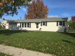 22 Douglas Dr, Canandaigua, NY 14424