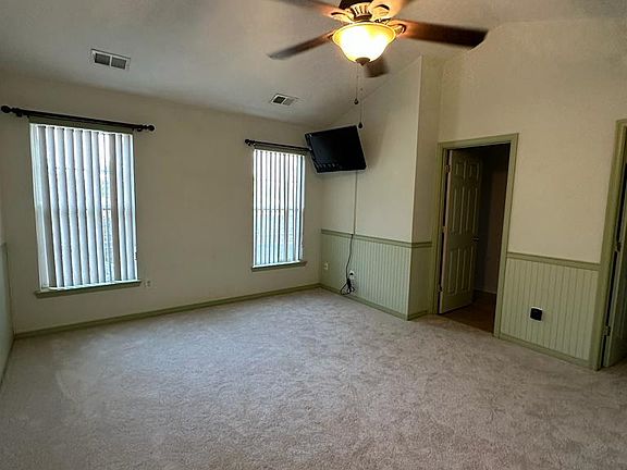 3rd image of 10519 Mountain Gate Way