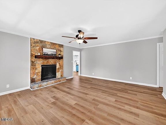 4th image of 5914 Huddersfield Rd