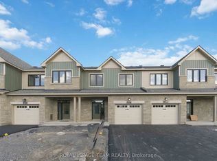 837 Eileen Vollick Cres, Ottawa, ON K2W 0M2