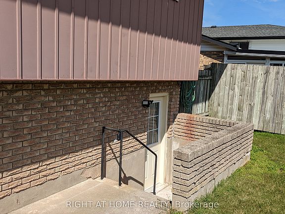 3rd image of 43 Glenayr Pl