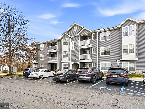 2nd image of 326 Nicholas Dr