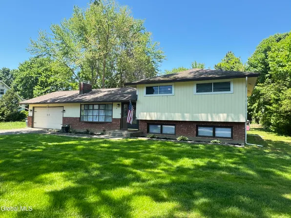 14 Rosemere Road, Ballston Lake, NY 12019
