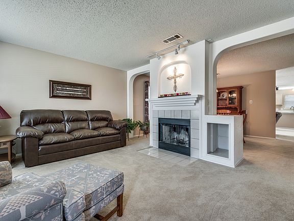 3rd image of 306 Longshore Dr