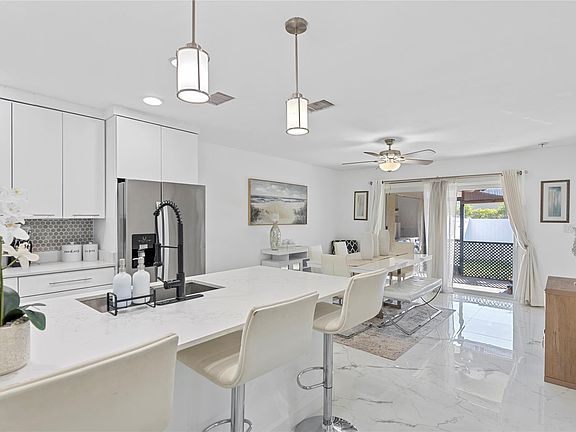 4th image of 12050 NW 33rd Street