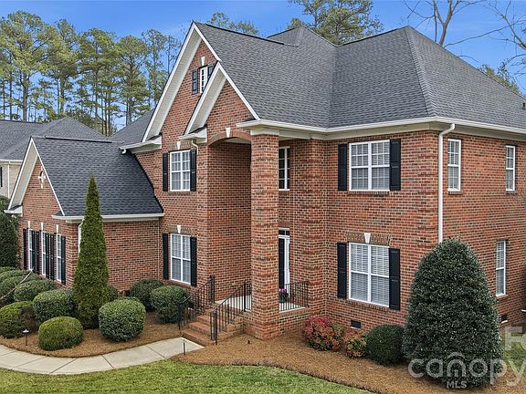 4th image of 905 Patricians Ln