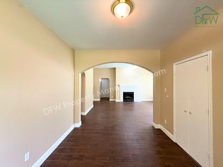 317 Oak Meadow Ln — Photo 11