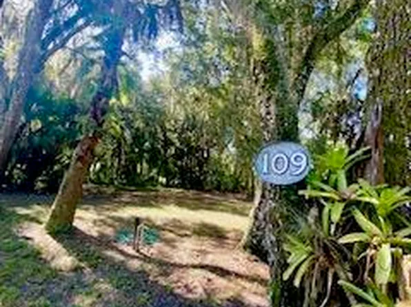 109 Beechers Point Dr, Welaka, FL 32193