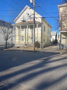 29 Heaton St, Pawtucket, RI, 02860