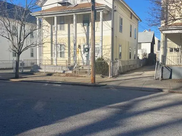 29-31 Heaton St, Pawtucket, RI 02860